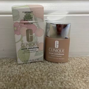 Clinique Liquid Makeup-acne solution
